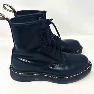 Doc Marten’s 1460 Smooth Leather Lace Up Combat Boots Women’s 7 Emo Grunge